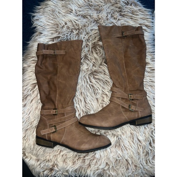 Steve Madden Shoes - Steve Madden women’s calf high brown boots